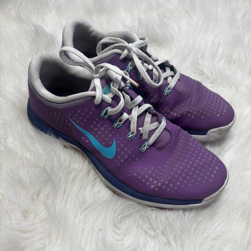 Nike Golfing Shoes in Purple and White size Women’s 7